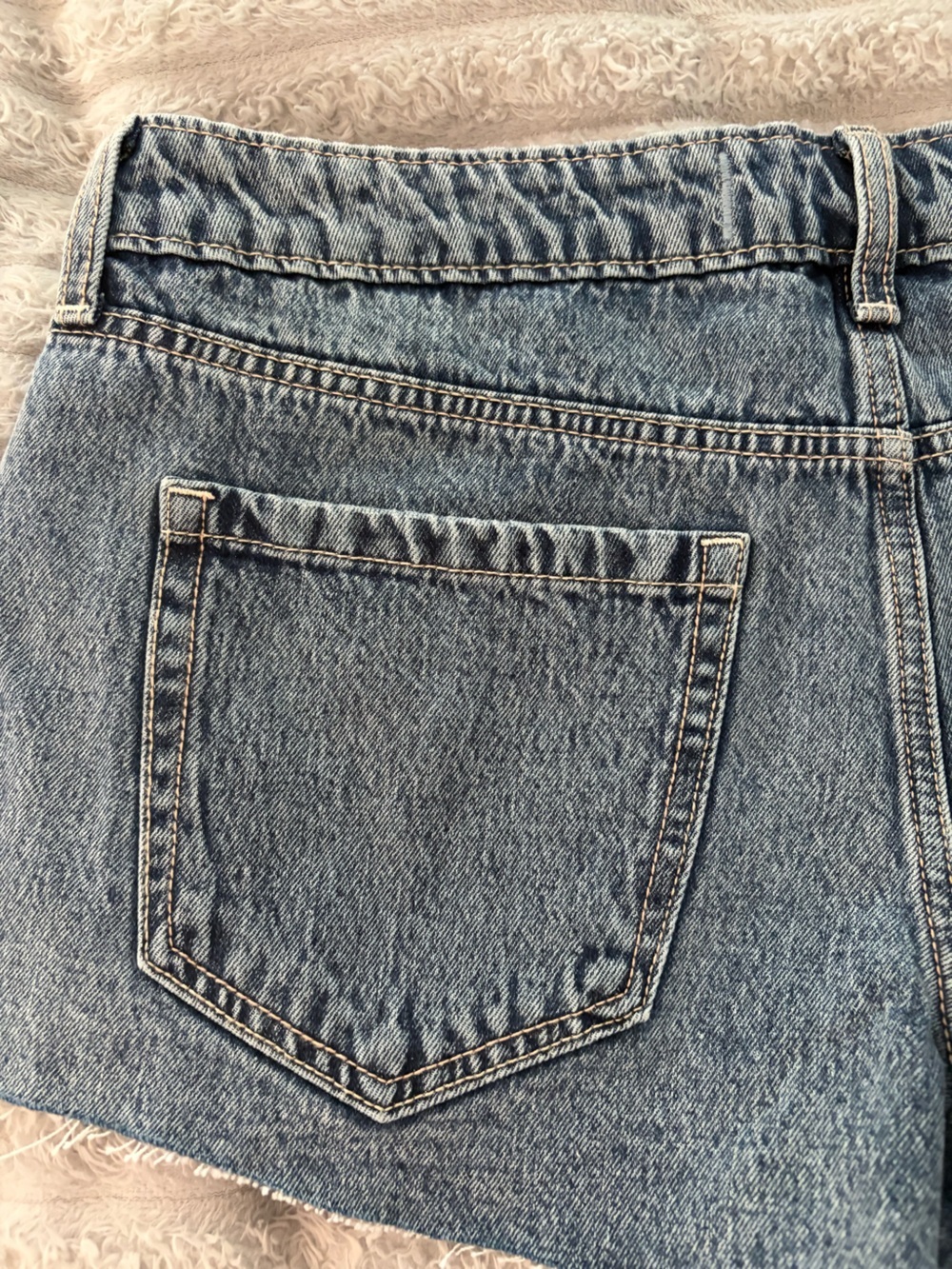 Hollister Women's Ultra Low-Rise Medium Wash Denim Mini Shorts - 12 - Picture 4 of 7